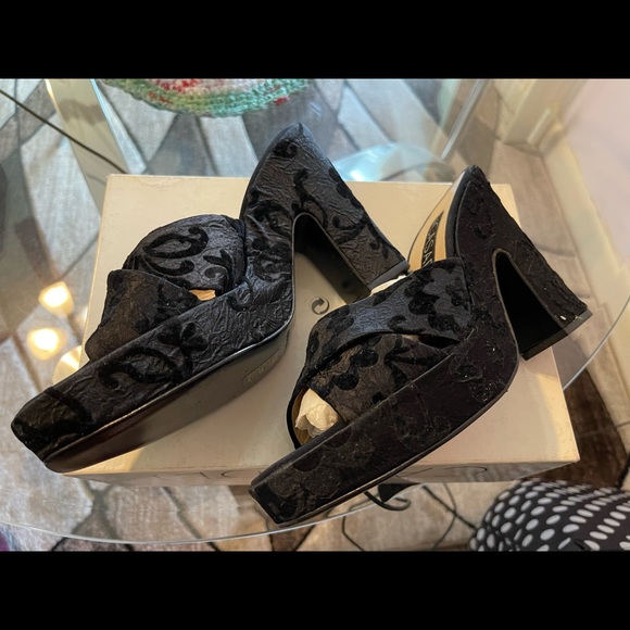 Casadei Shoes - Casadei velvet flowers platform sandals💙
